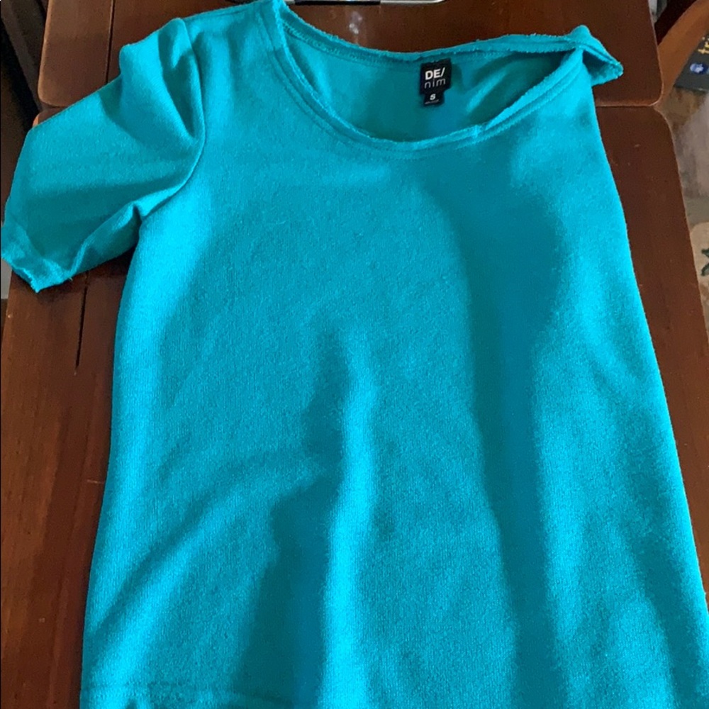 Emerald Green short sleeve sweater.